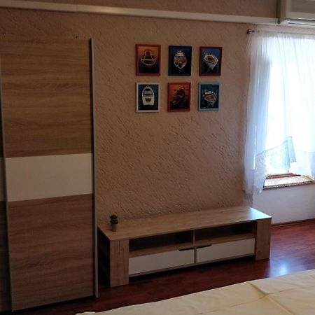 Apartments By The Sea Mali Lošinj Стая снимка