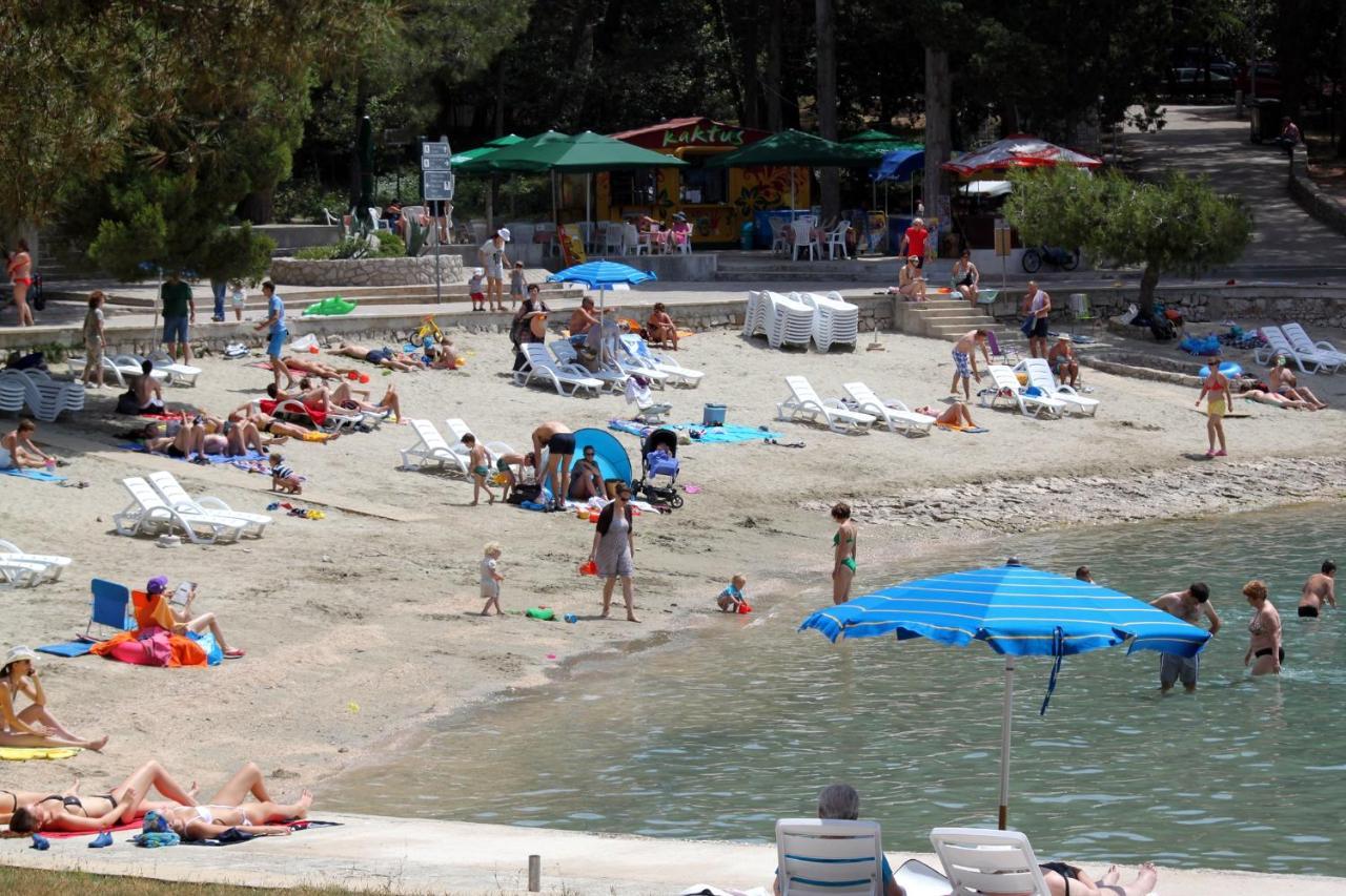 Apartments By The Sea Mali Lošinj Екстериор снимка