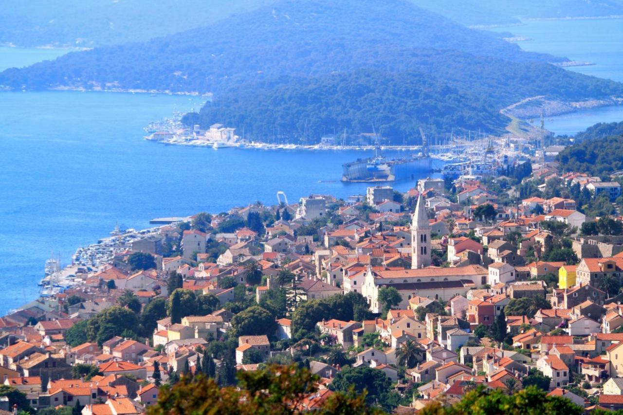 Apartments By The Sea Mali Lošinj Екстериор снимка